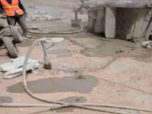 怀远水泥混凝土路面板底注浆技术 路面脱空注浆整治方案